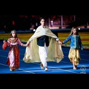 Meet your Posher, Aïni